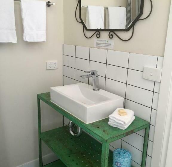 스탠다드 룸, The Alexandra