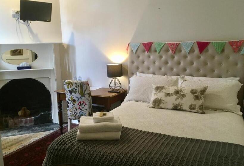 스탠다드 스튜디오, The Alexandra