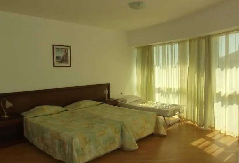استودیو استاندارد با بالکن, The Lodge