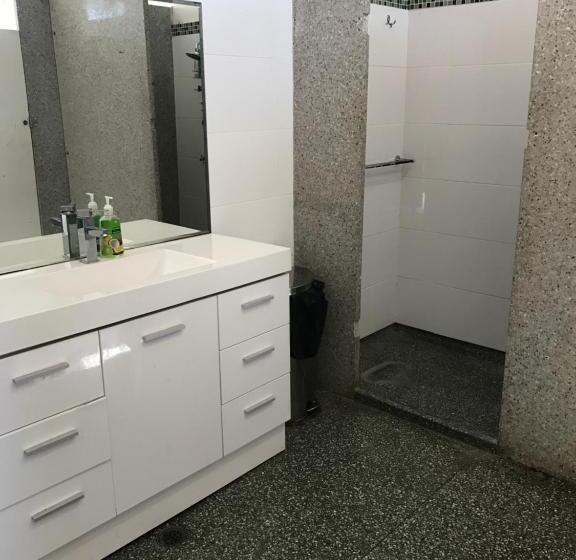 带共用浴室的标准房间, The Prince Of Wales