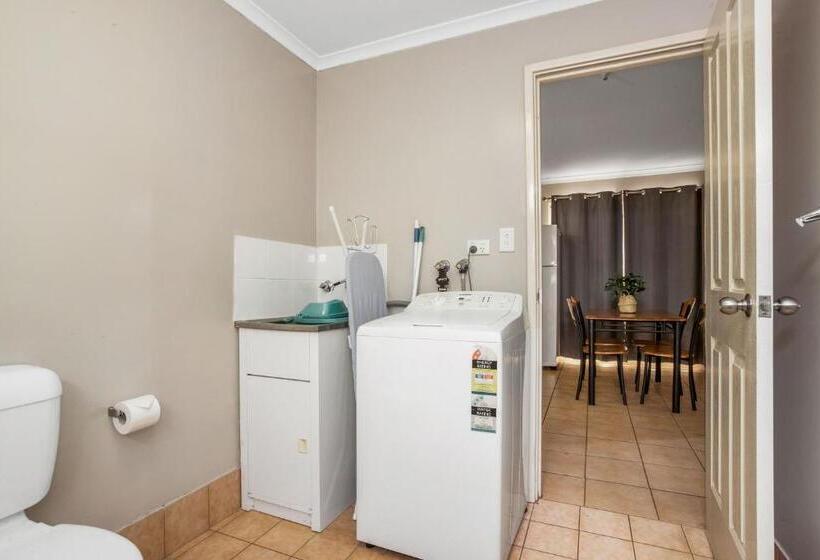 Апартаменты 2 Спальни, Aaok Karratha Caravan Park