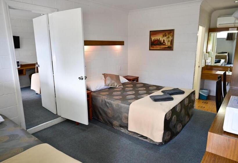 סוויטה משפחתית, Byer Fountain Motor Inn