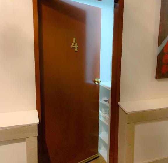 חדר סטודיו סטנדרד, Westside Studio Apartments