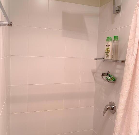 חדר בסיסי פנימי, Westside Studio Apartments