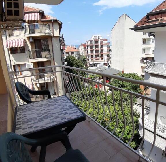 اتاق استاندارد سه نفره, Guest House Diamandievi