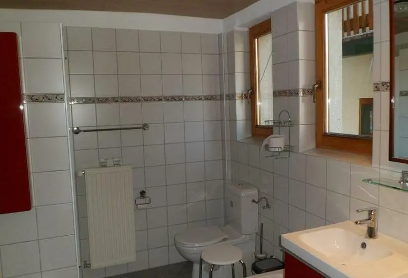 Perhehuone, Pension Grünauhof