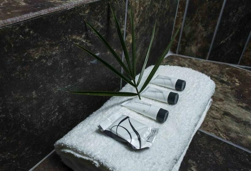 اتاق لوکس, Pomegranite Golf Resort & Spa