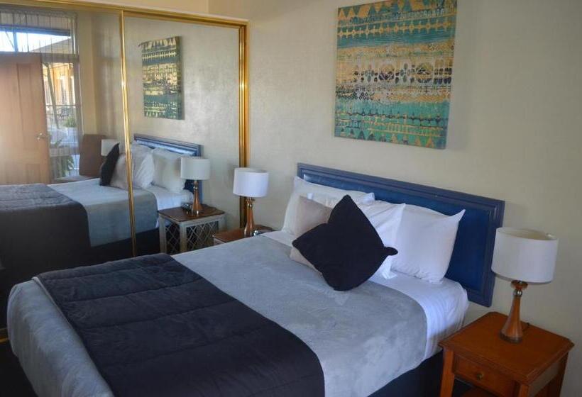 Номер Стандарт, Tall Timbers Motel
