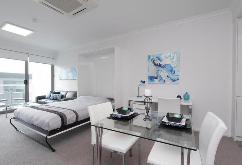 استودیوی استاندارد, 188 Apartments