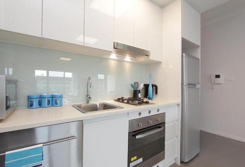 استودیوی استاندارد, 188 Apartments