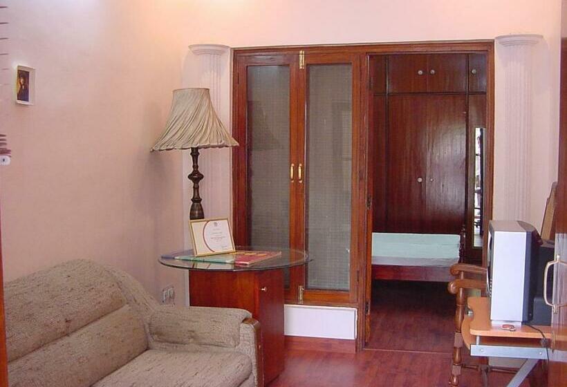 家庭套房, Petite Homestays