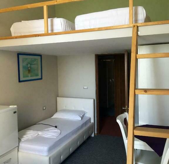 ファミリールーム, British