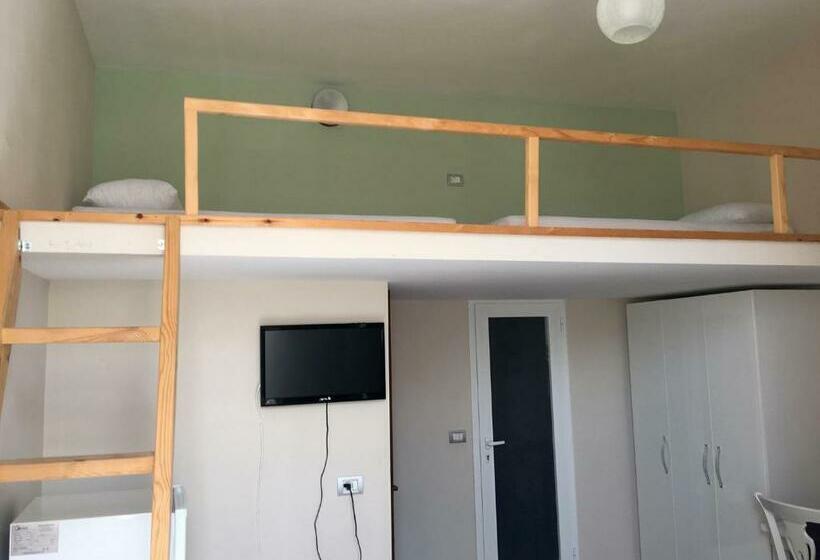 ファミリールーム, British