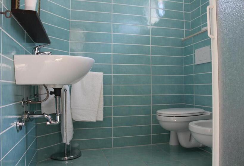 חדר סטנדרט לארבעה, Splendid