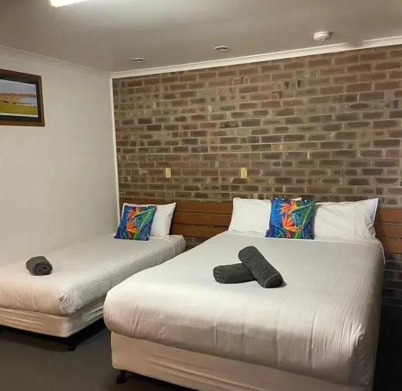スタンダードトリプルルーム, Lake Albert Motel