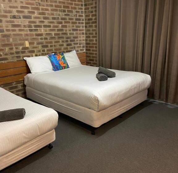 スタンダードトリプルルーム, Lake Albert Motel