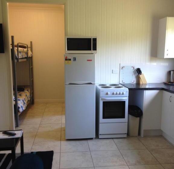 스탠다드 4인용 룸 공용 욕실, Horsepower Cabins