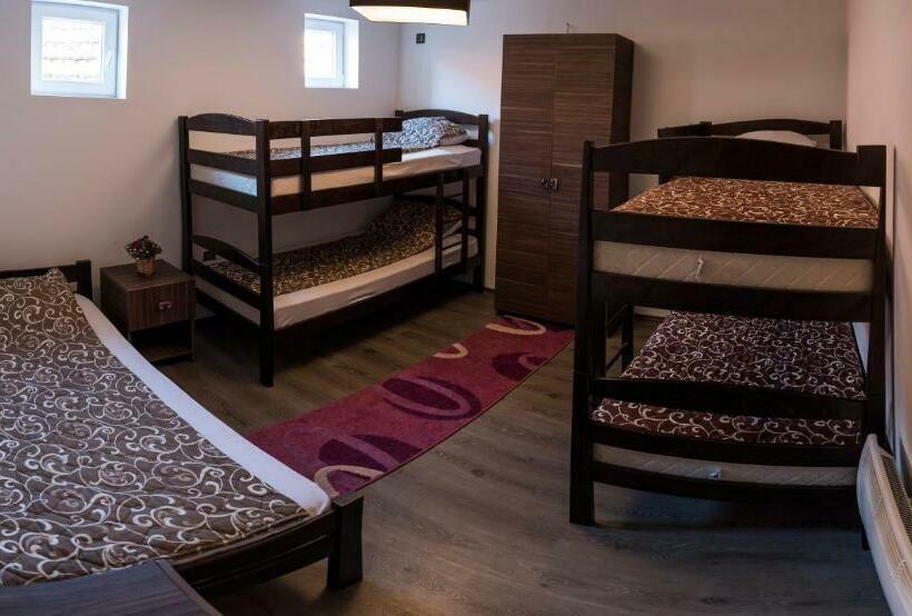 تختخواب در اتاق مشترک, Guest House Vila Salute