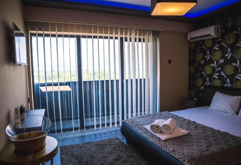 اتاق لوکس با بالکن, Guest House Vila Salute