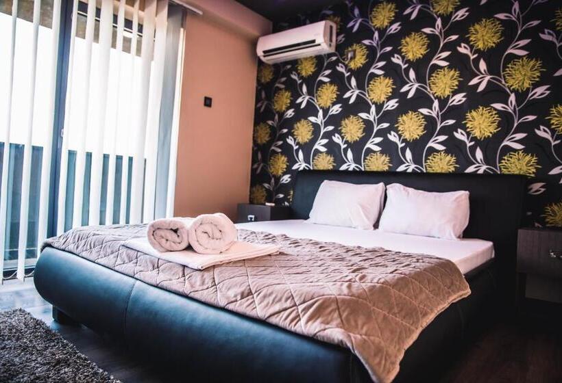 اتاق لوکس با بالکن, Guest House Vila Salute