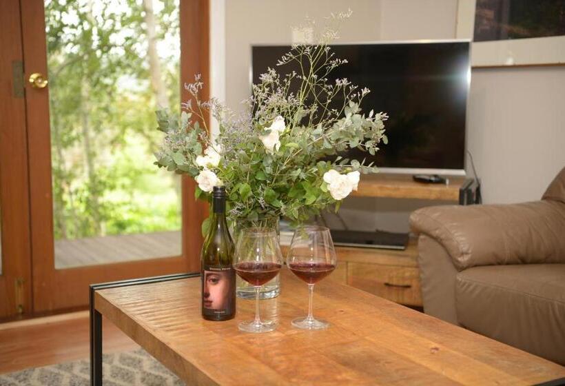 کابین, Borrodell Vineyard