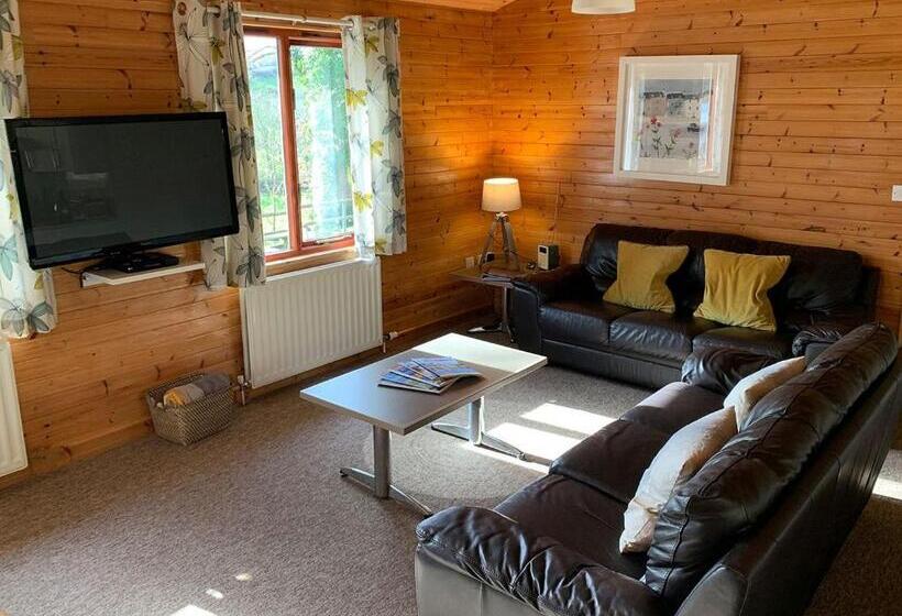 Дом 3 Спальни, Ivyleaf Combe Lodges