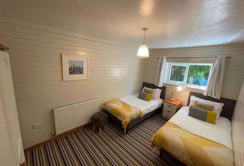 Дом 2 Спальни, Ivyleaf Combe Lodges