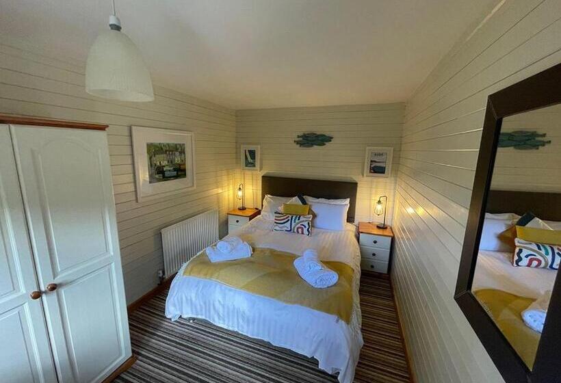Дом 2 Спальни, Ivyleaf Combe Lodges