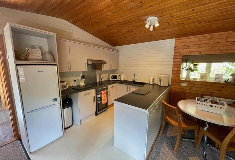 Дом 2 Спальни, Ivyleaf Combe Lodges