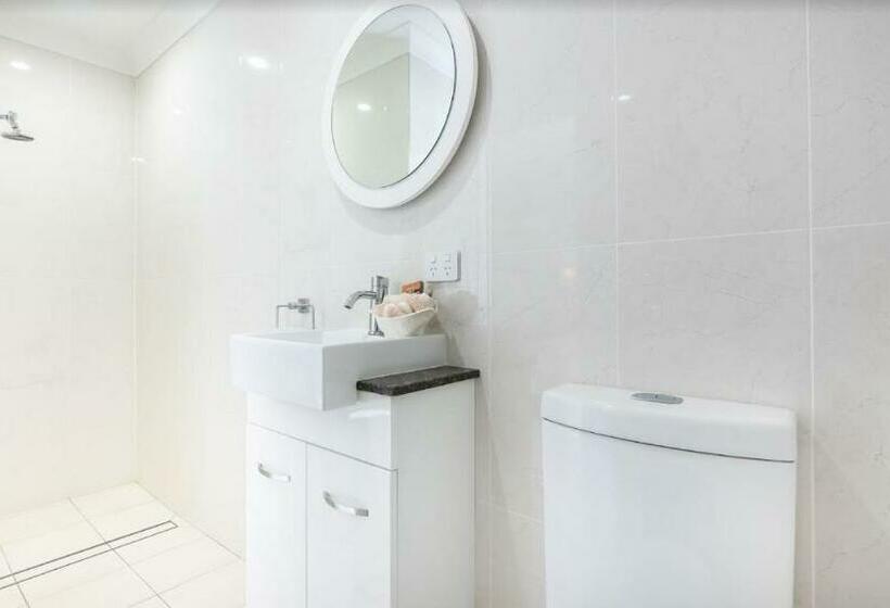 דירת חדר, Ruthmor Villas