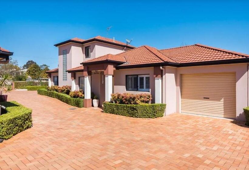 דירת שני חדרים, Ruthmor Villas