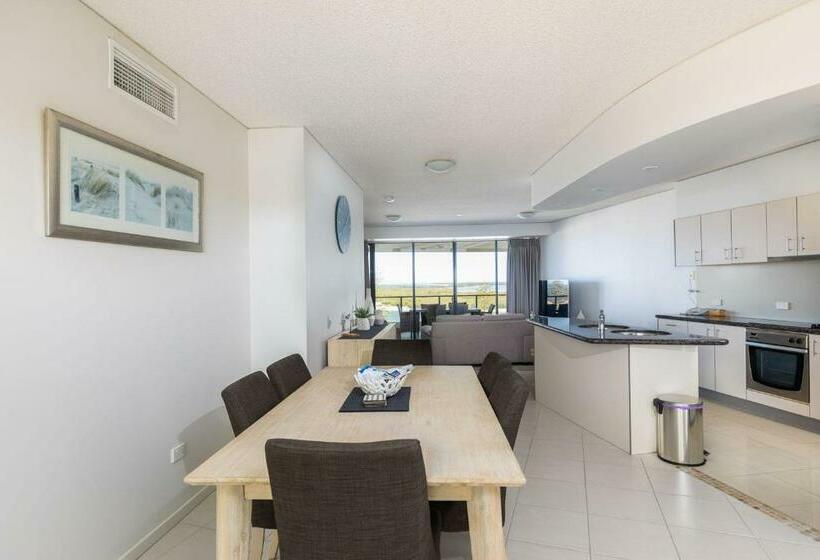 Апартаменты 1 Спальня Вид на Море, The Waterford Prestige Apartments