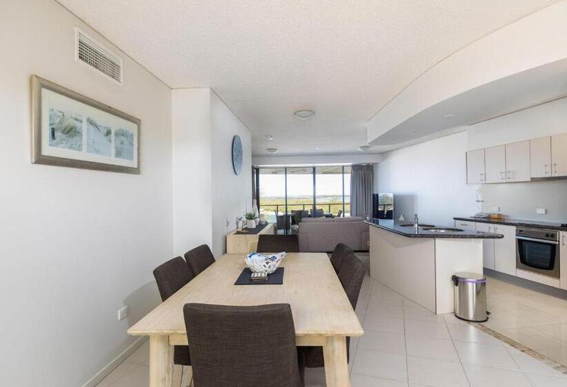 Апартаменты 2 Спальни Вид на Море, The Waterford Prestige Apartments