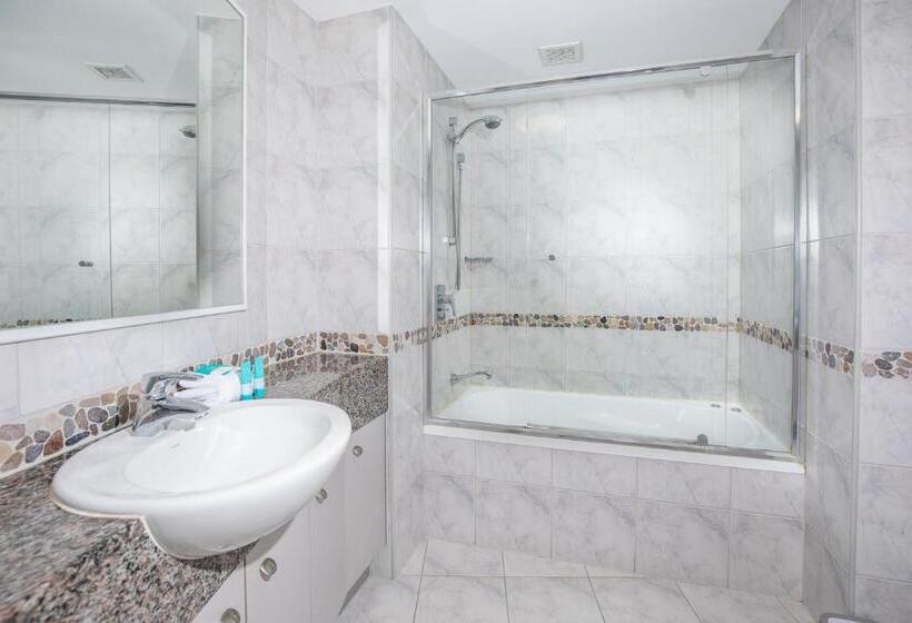 Апартаменты 2 Спальни Вид на Море, The Waterford Prestige Apartments