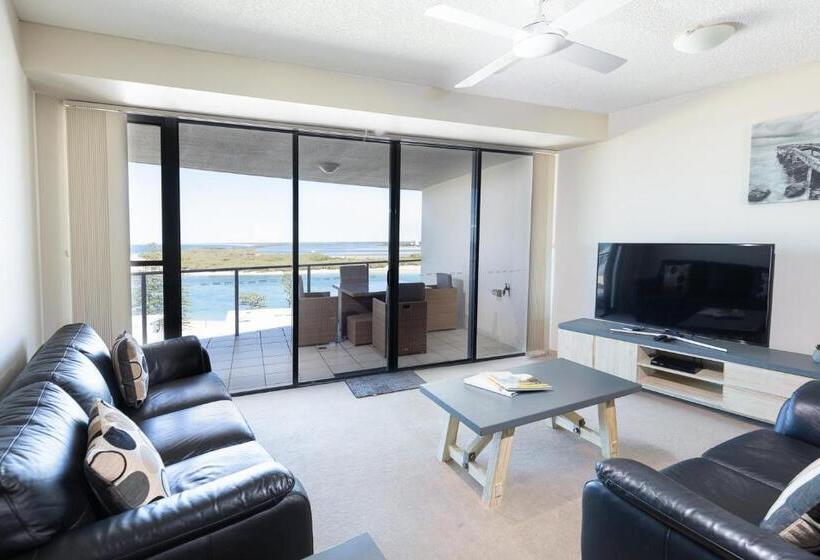 Апартаменты 2 Спальни Вид на Море, The Waterford Prestige Apartments