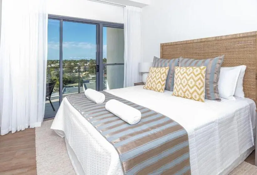 1 Bedroom Penthouse Apartment, The Waterford Prestige Apartments