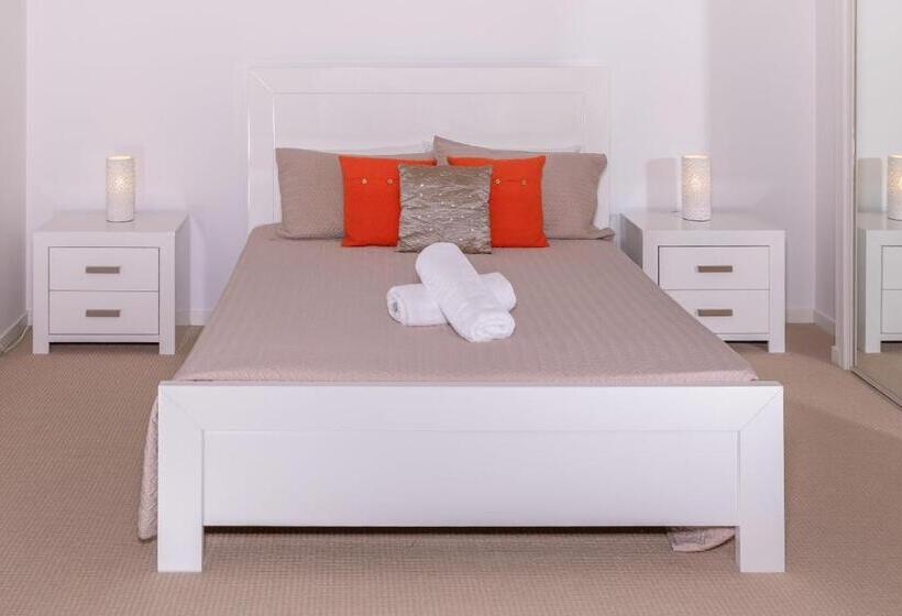 Апартаменты 2 Спальни Вид на Море, The Waterford Prestige Apartments