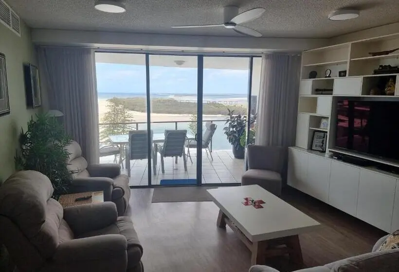 Superior 2-bedroom flat with sea view, The Waterford Prestige Apartments
