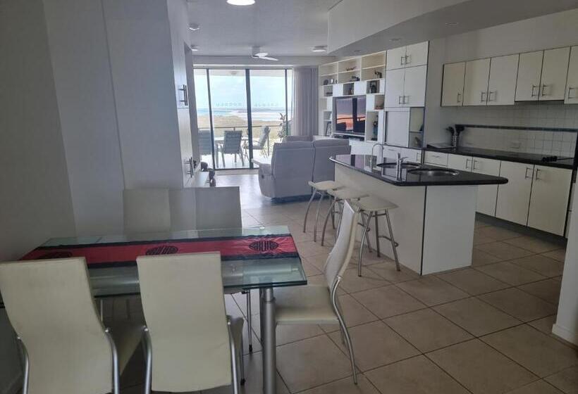 Superior 2-bedroom flat with sea view, The Waterford Prestige Apartments