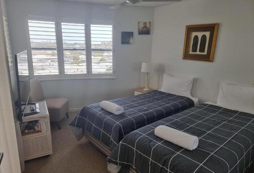 Superior 2-bedroom flat with sea view, The Waterford Prestige Apartments