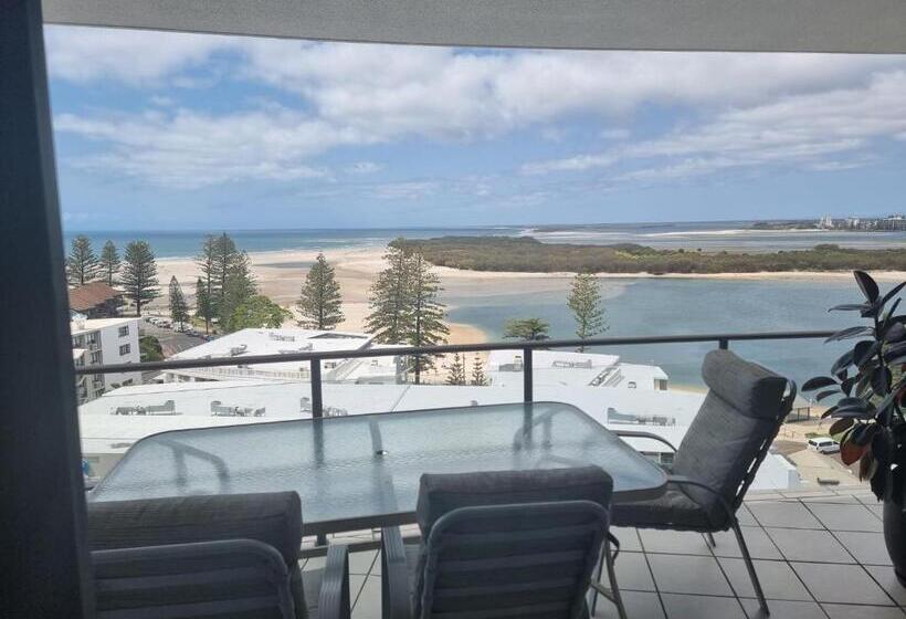 Superior 2-bedroom flat with sea view, The Waterford Prestige Apartments