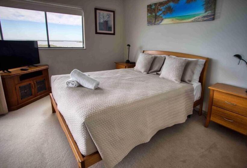 Апартаменты 2 Спальни Вид на Море, The Waterford Prestige Apartments