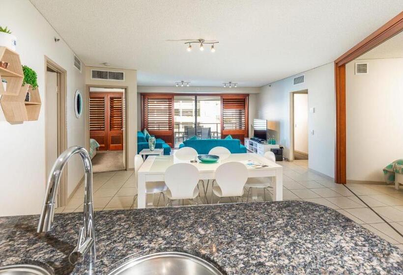 Апартаменты 3 Спальни, The Waterford Prestige Apartments