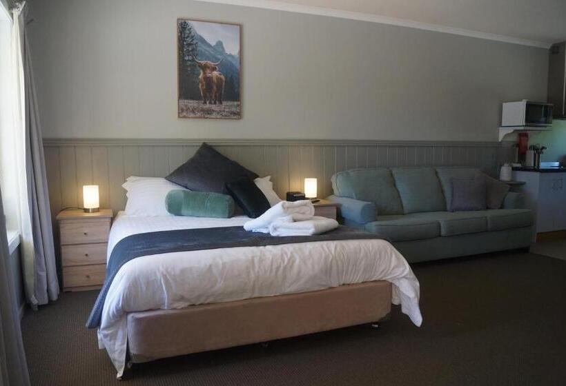 스탠다드 스튜디오, All Seasons Mansfield