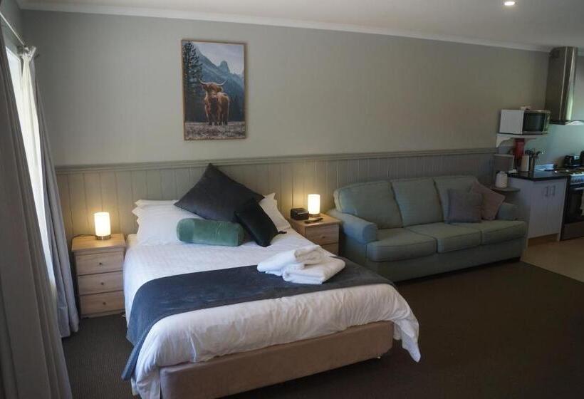 스탠다드 스튜디오, All Seasons Mansfield