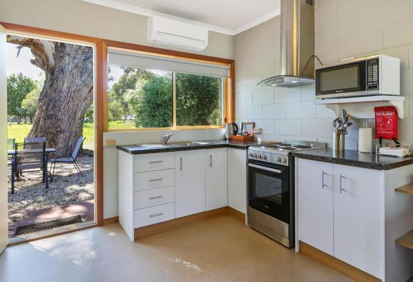 스탠다드 스튜디오, All Seasons Mansfield