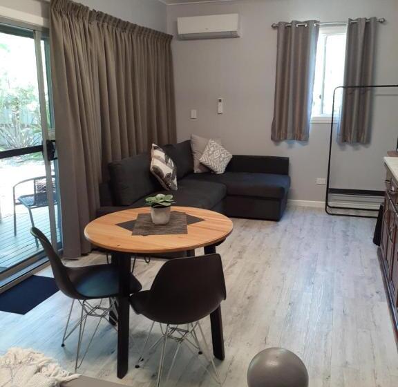 اتاق لوکس, Bluegrass Bnb