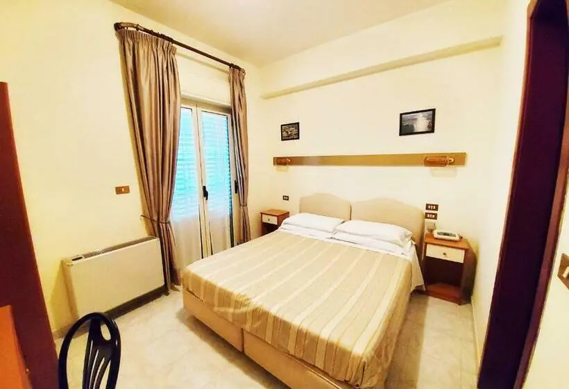 スタンダードシングルルーム, Albergo Delle Rose