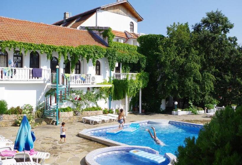 Номер Стандарт с Балконом, Gamartata