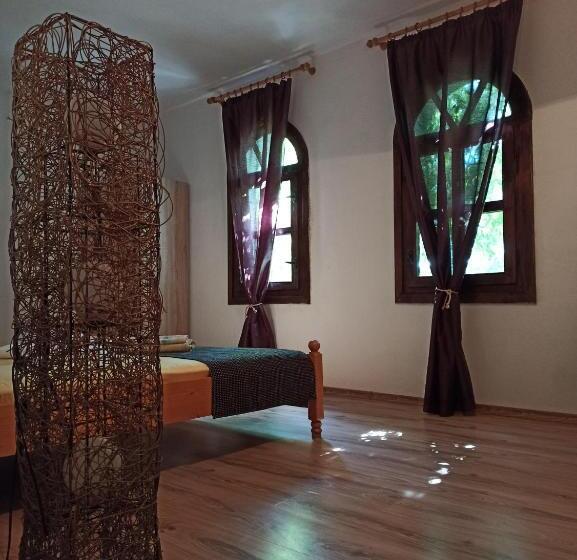 Family Suite, Gamartata